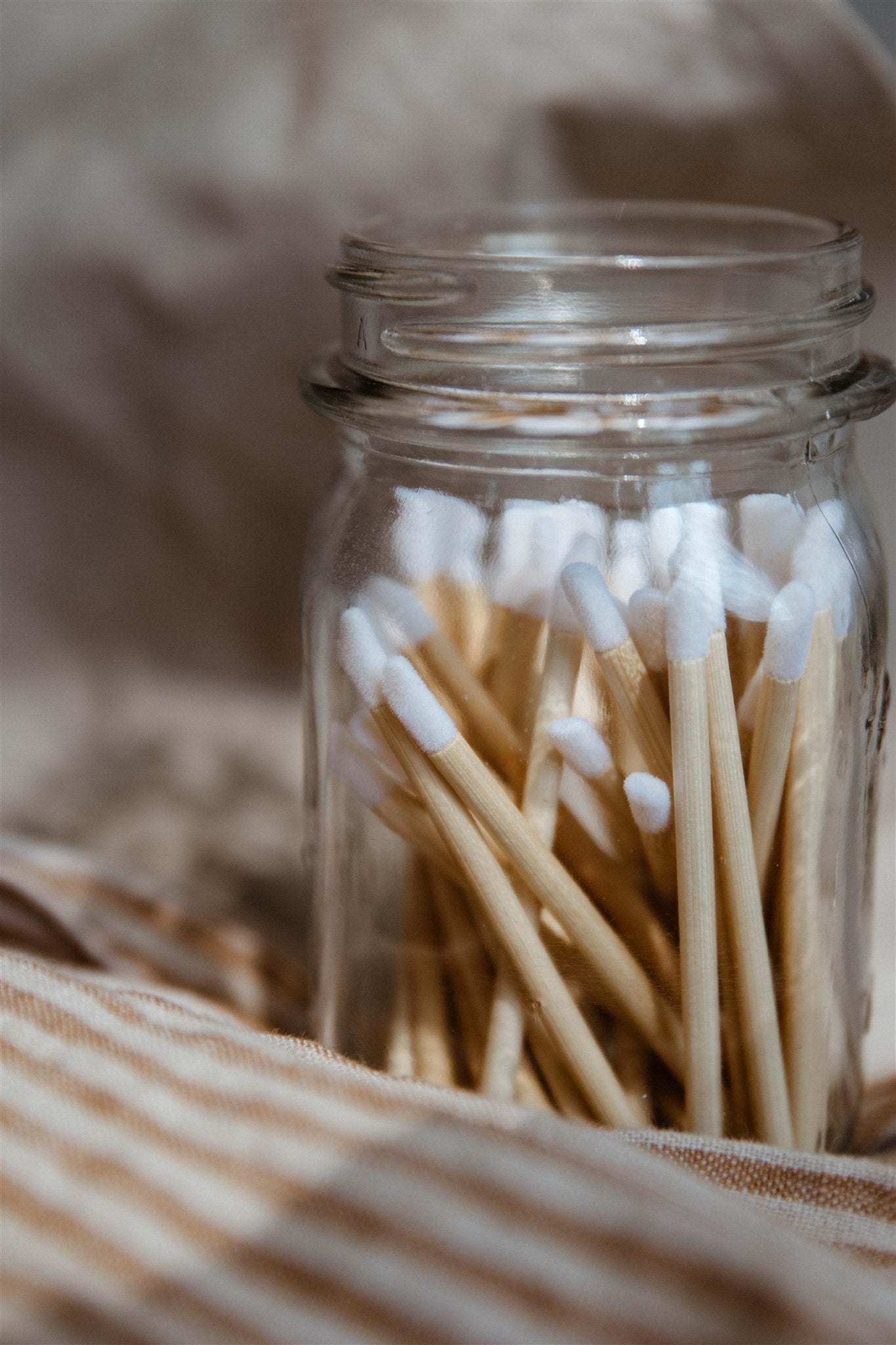 Bamboo flocked tip applicators for eco lash application