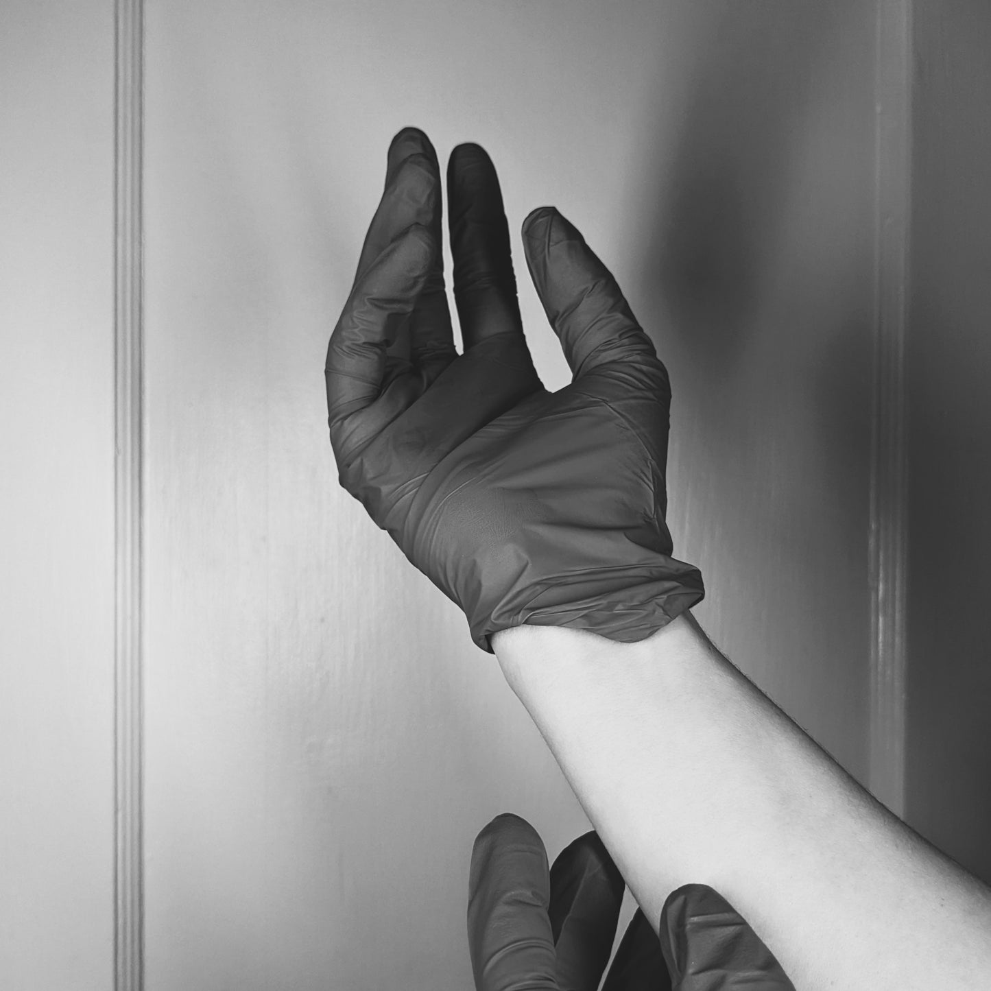 Biodegradable nitrile gloves for eco-conscious estheticians